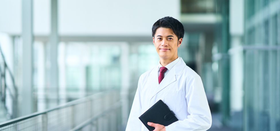 医師が退職をするときの流れや必要な手続きは？