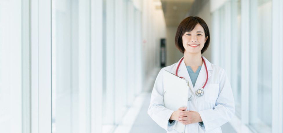 389名の勤務医に調査!「勤務先別」にみる年収事情